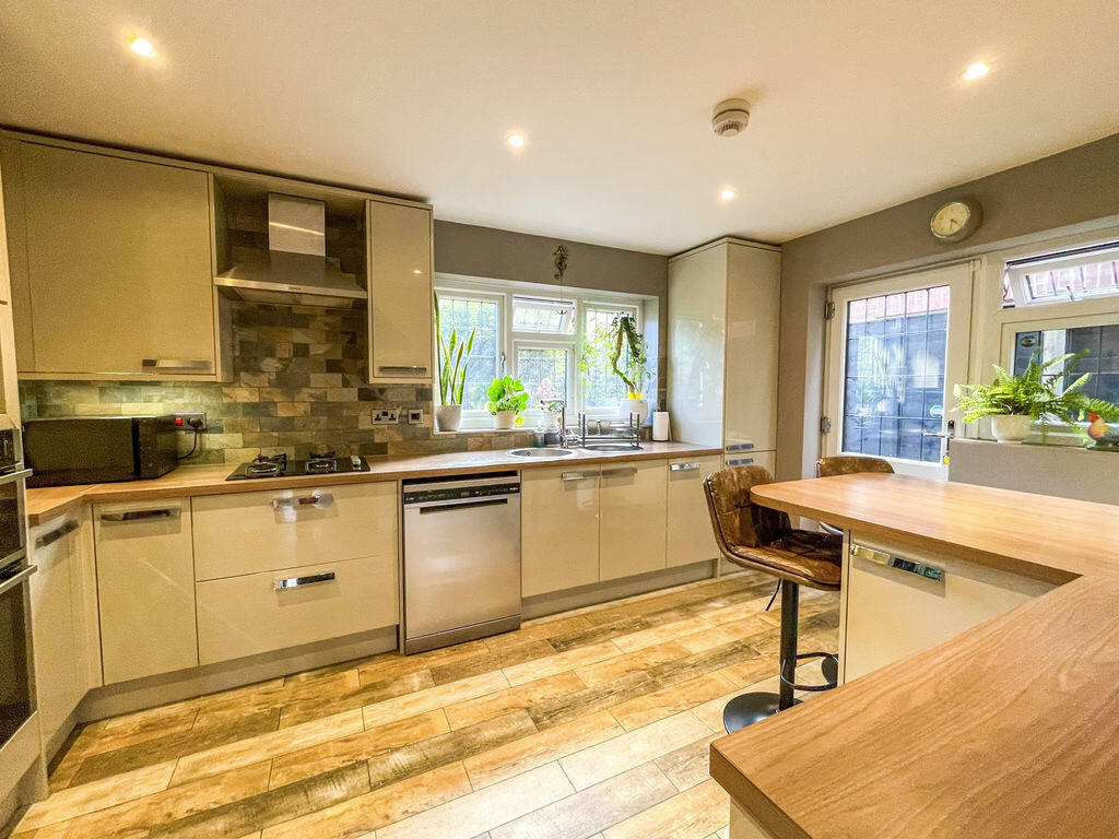 House in Eastleigh, Hedge End - View 4