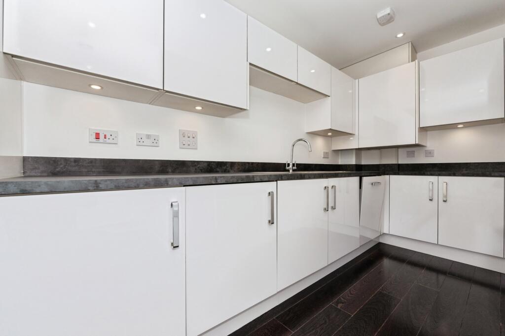 House in Dartford, St Clements Lakes, Stone - View 5