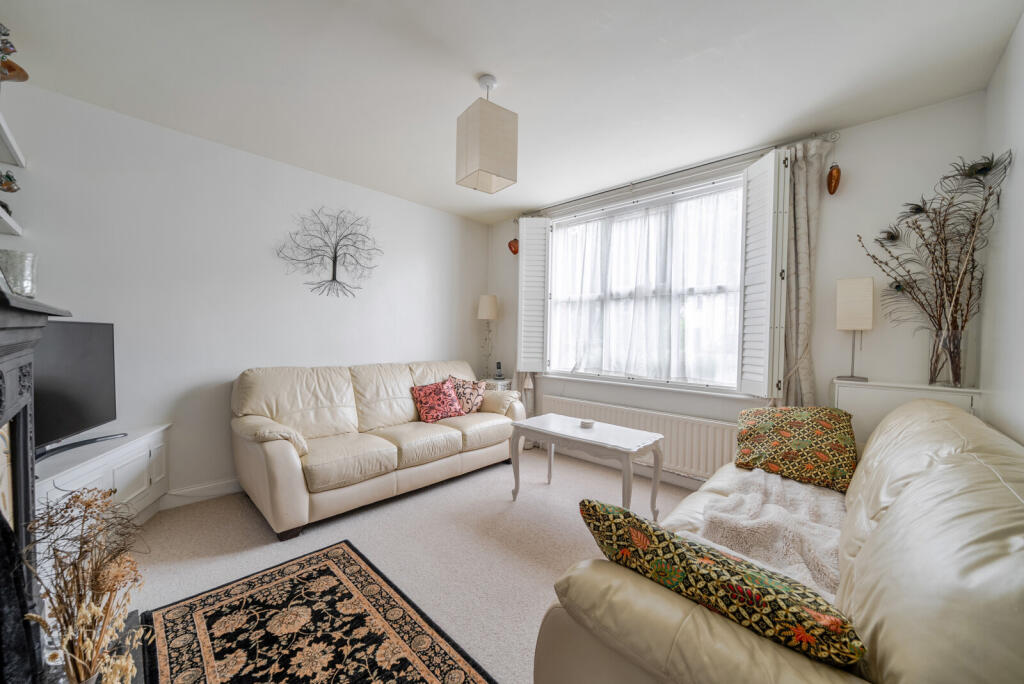 Portsmouth Road, Cobham, KT11 - View 2