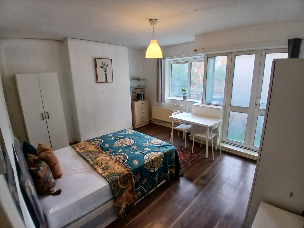 Apartment in London - More