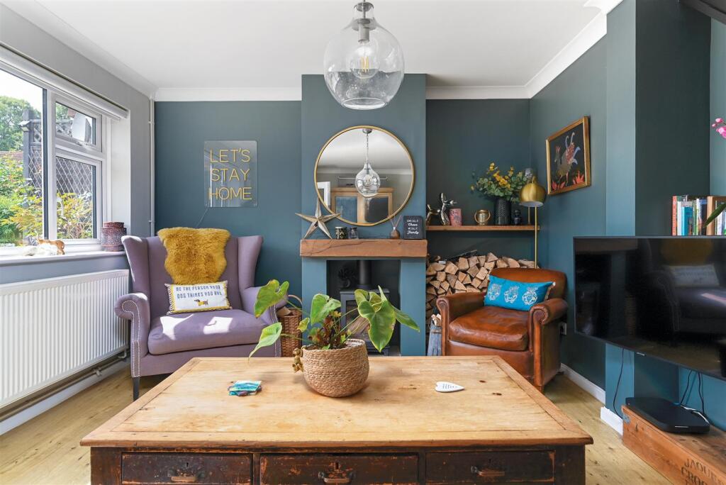 House in Henfield - More