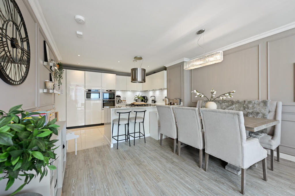 House in London - View 5