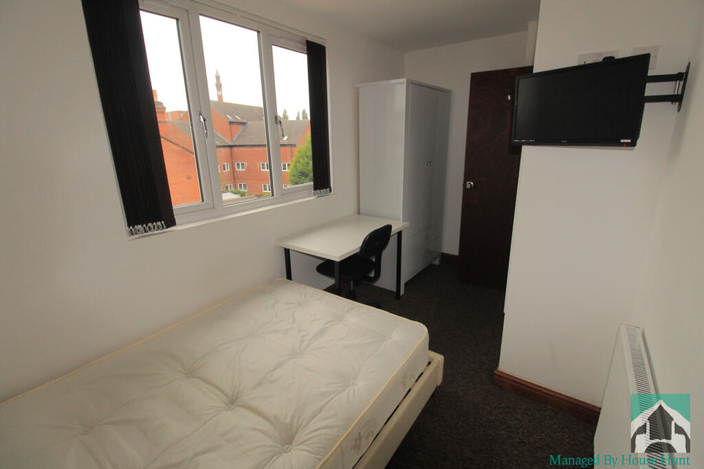 6 bedroom house for rent