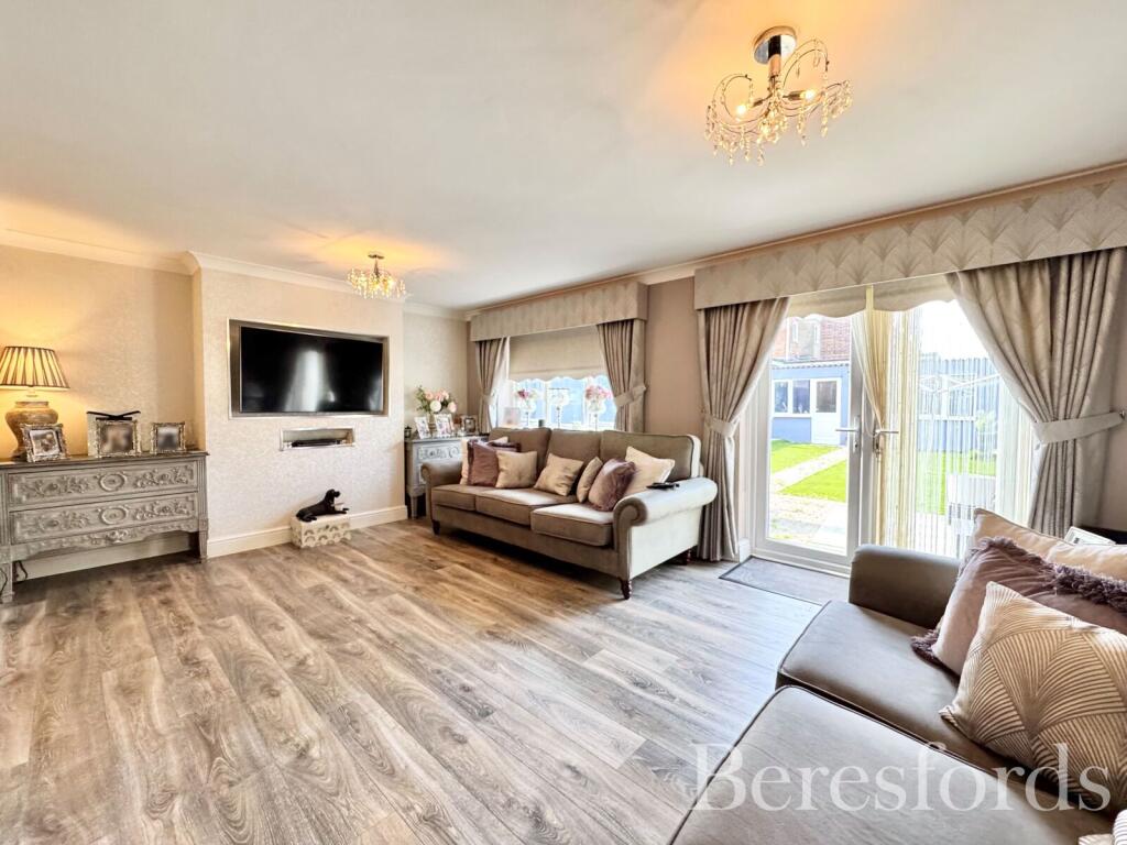 Lambs Lane South, Rainham, RM13 photo 4