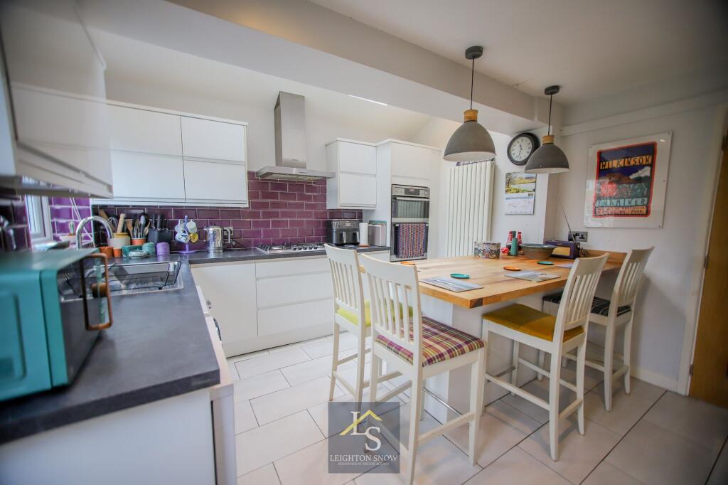 House in Stockport, Cheadle Hulme - View 3