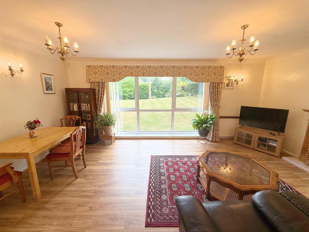 Apartment in Birmingham, Sutton Coldfield - View 3