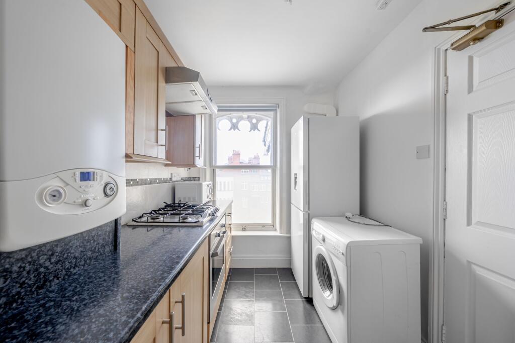 Leeds Road, Harrogate, HG2 - View 5