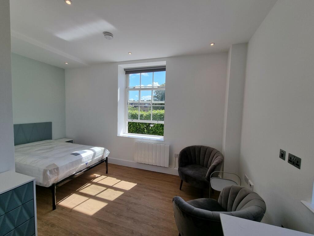 Main image of property: 29 Chapter House, Howes Place, Cambridge, CB3 0UW