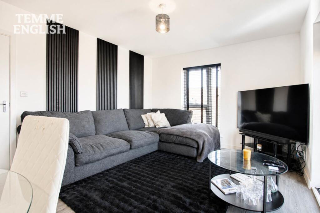 Apartment in Romford - More