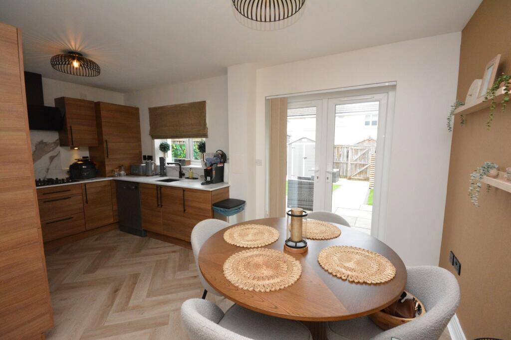 House in Larbert, Kinnaird Village - More