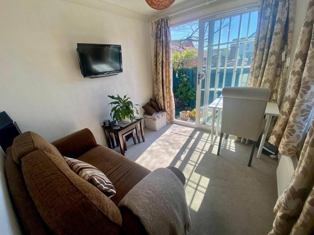 1-bed caravan on Lyndhurst Road, Christchurch, BH23, £129,000