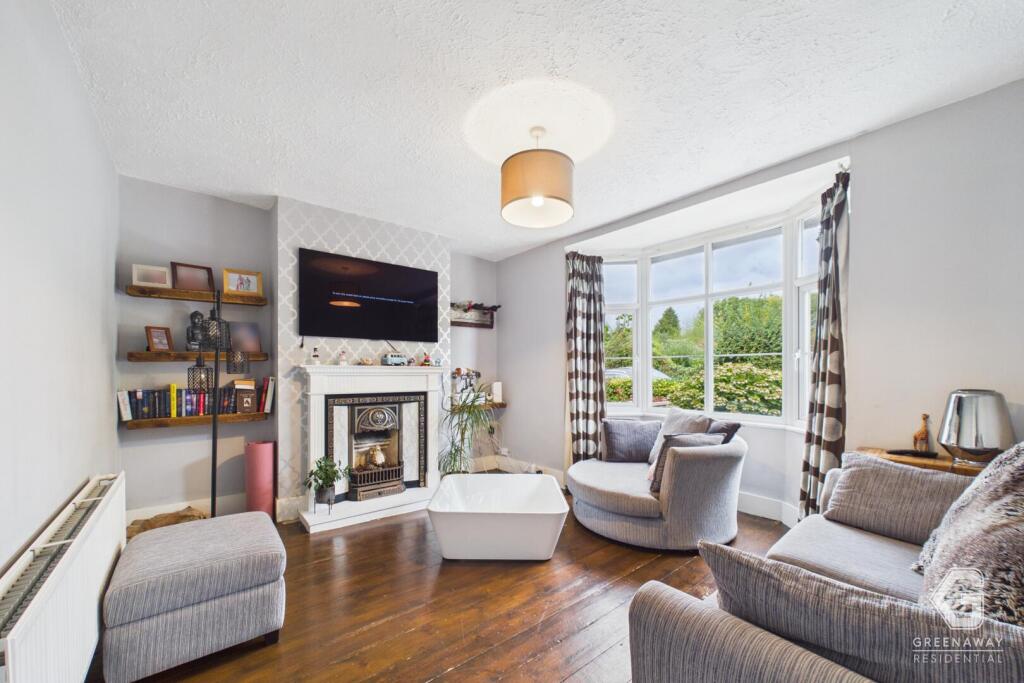 Horley, Surrey, RH6 photo 2