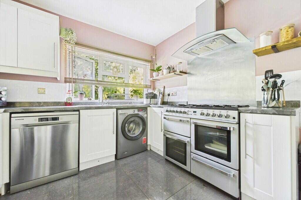 Apartment in Folkestone, Foord - View 4