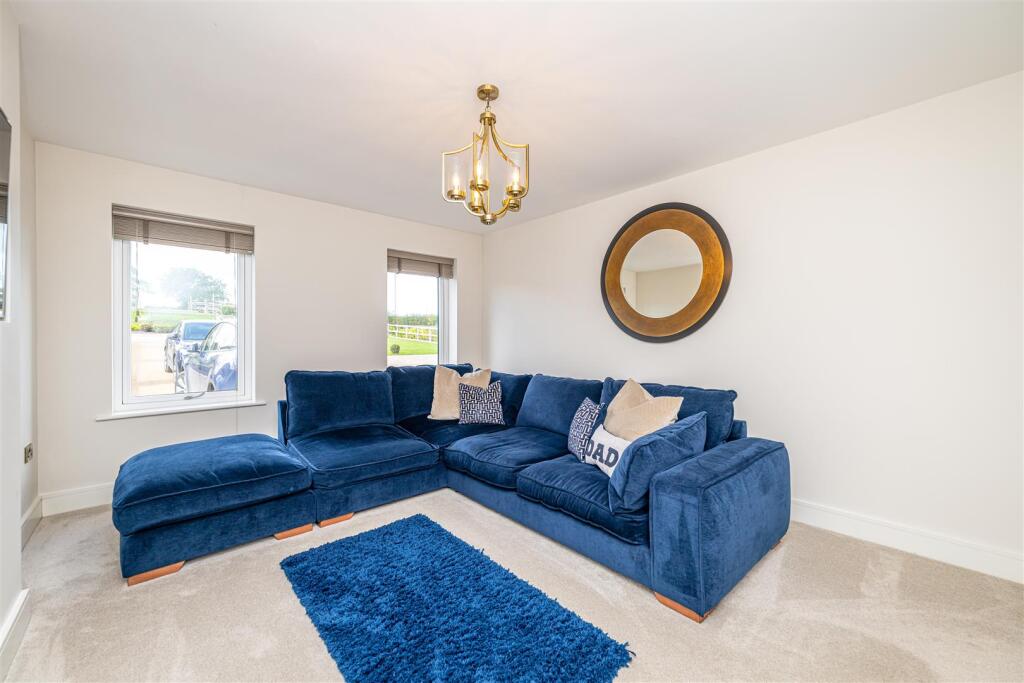 House in Stoke-on-Trent - View 5