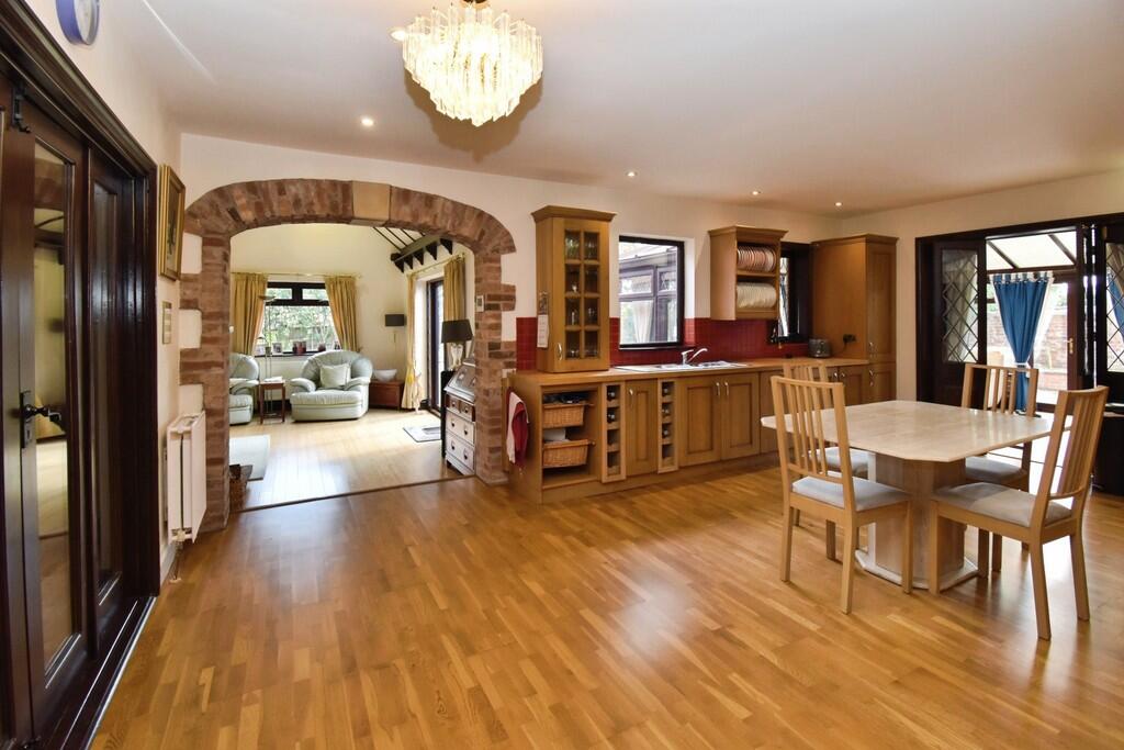House in Newark and Sherwood, Coddington CP - More