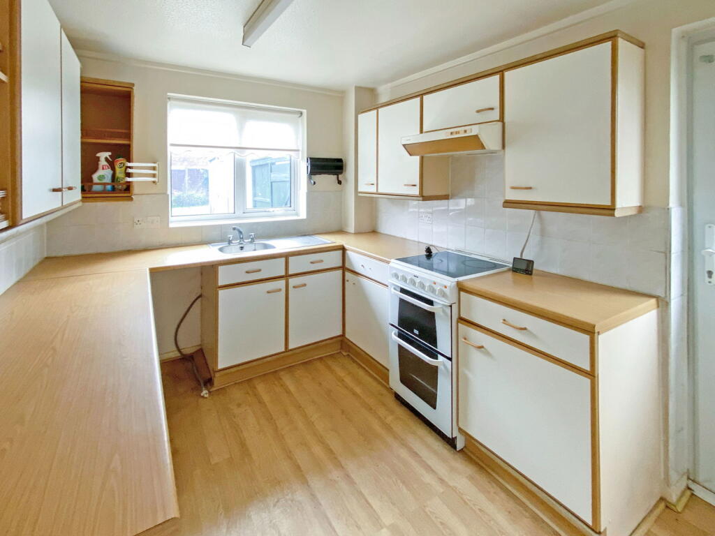 Quantock Drive, Ashford, Kent, TN24 8QN photo 4