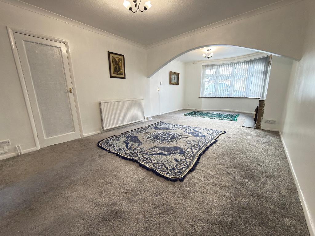 House in Luton - View 3