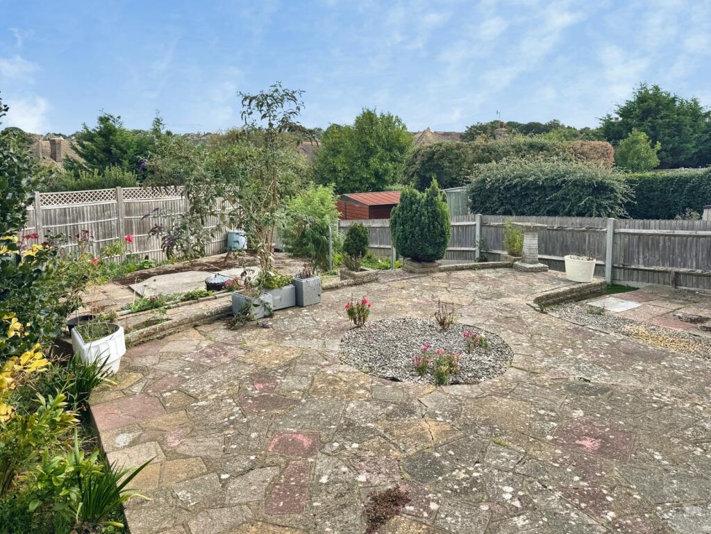 House in Bexhill-on-Sea, Pebsham - More