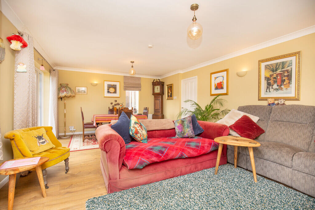 House in Lichfield, Elford - More