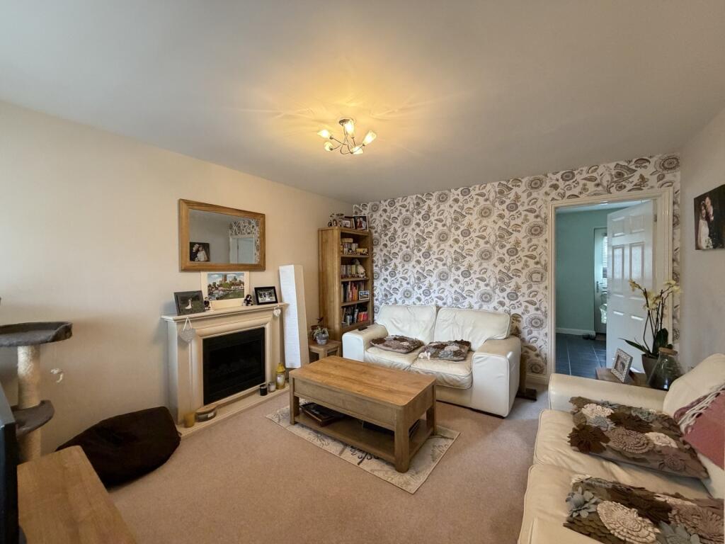 Pasture Grove, Ely, Cambridgeshire photo 3