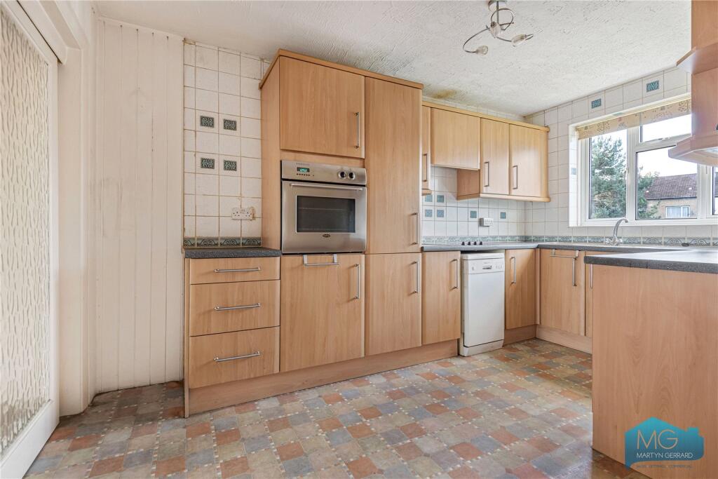 Windsor Court, Friern Barnet Lane, Friern Barnet, London, N11 - View 3