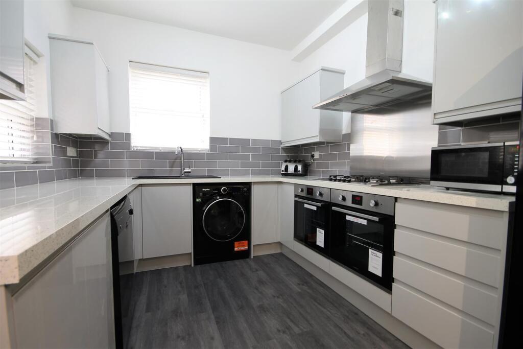 Apartment in Newcastle upon Tyne - View 2