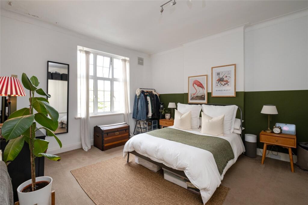 Apartment in London - View 4