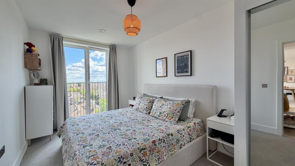 Apartment in London - View 5