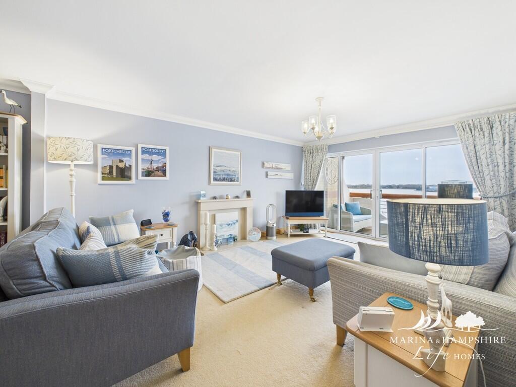 2-bed flat on Lock Approach, Port Solent, £350,000