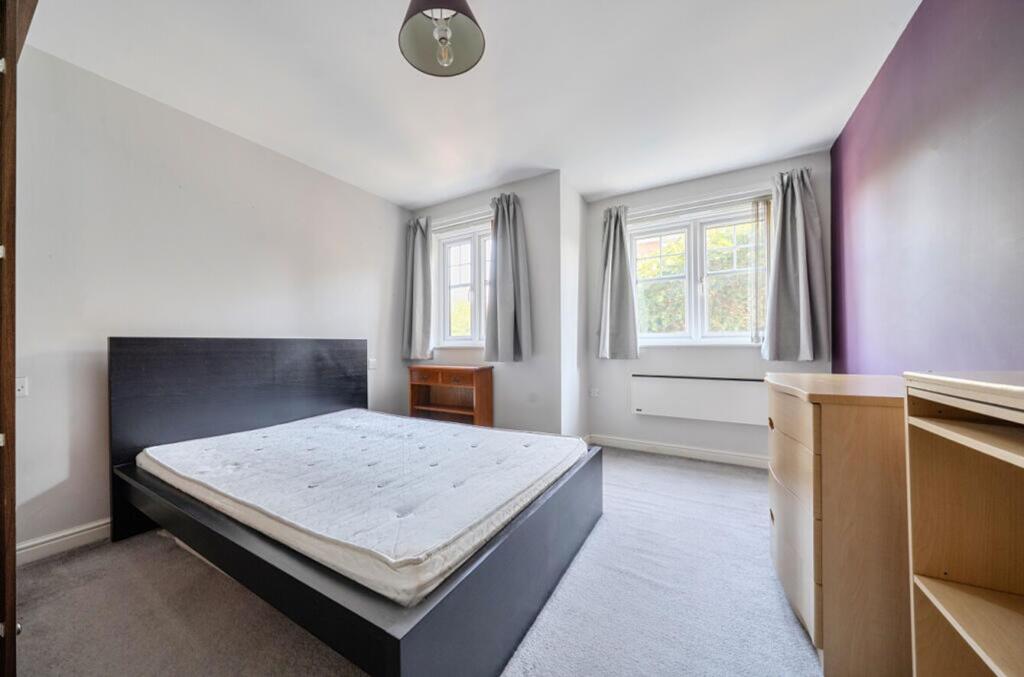 Apartment in Eastleigh, Newtown - View 4