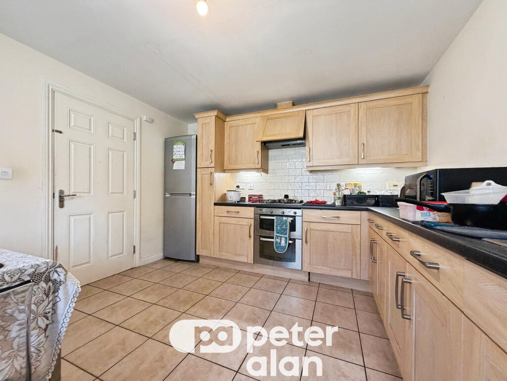 Apartment in Cardiff, Llanishen - View 4
