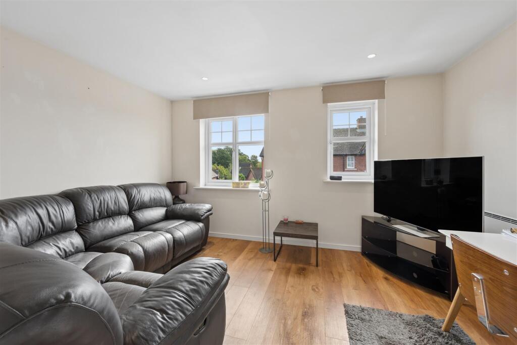 Apartment in Lymm, Deansgreen - View 4