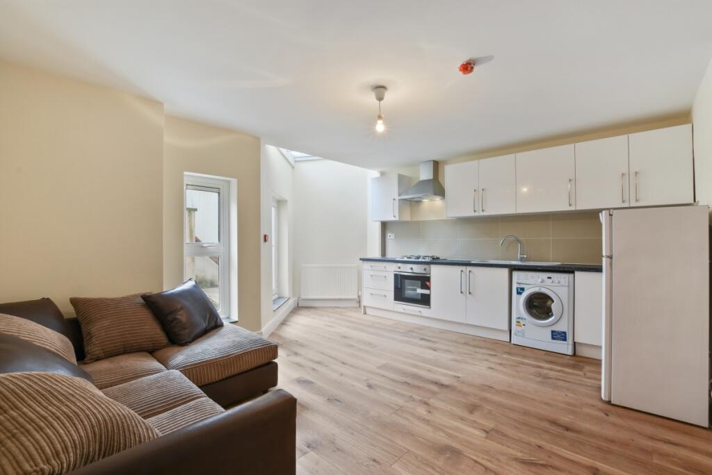 Main image of property: High Street London N8