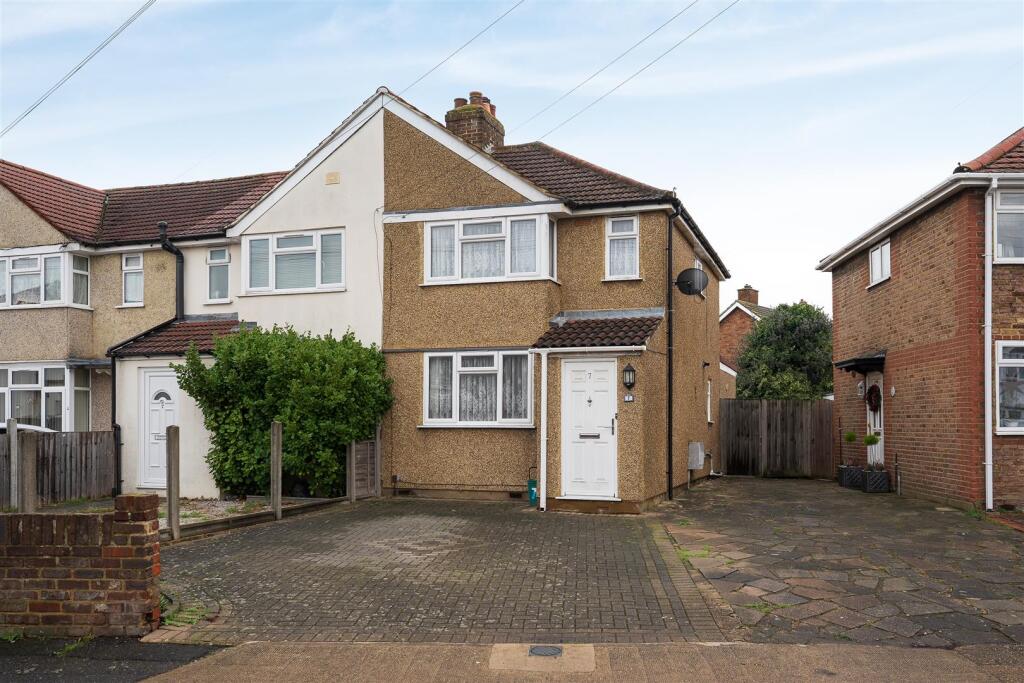 3-bed terraced on Maxwell Road, West Drayton, £425,000