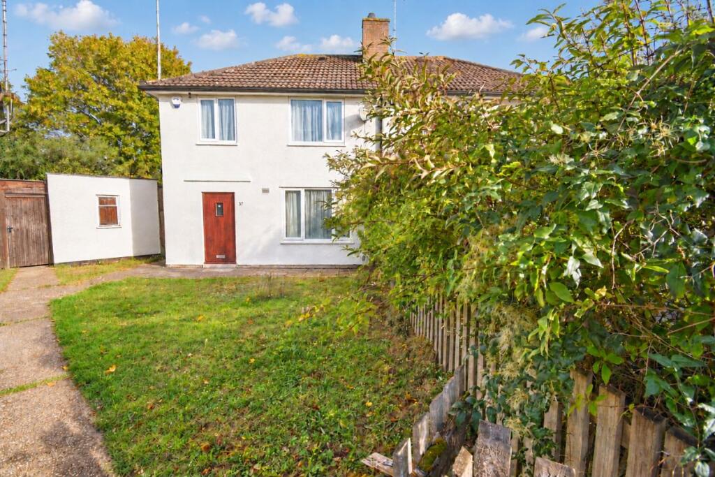 2-bed semi-detached on Corrie Road, Cambridge, £450,000