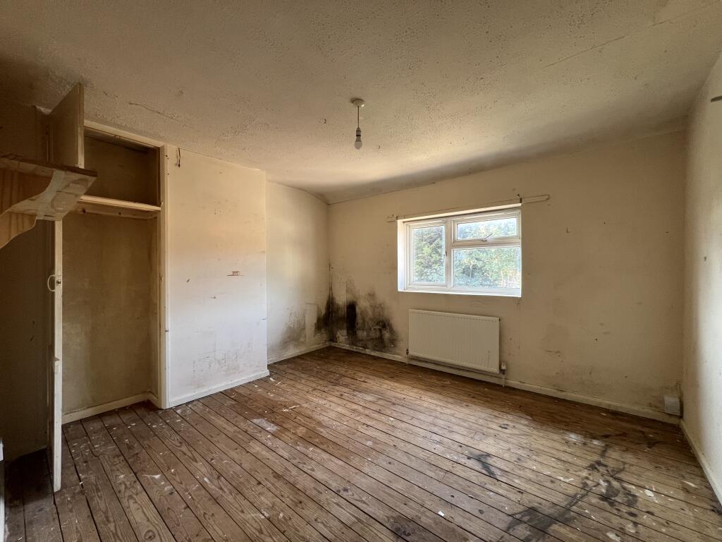 House in Stoke-on-Trent - More