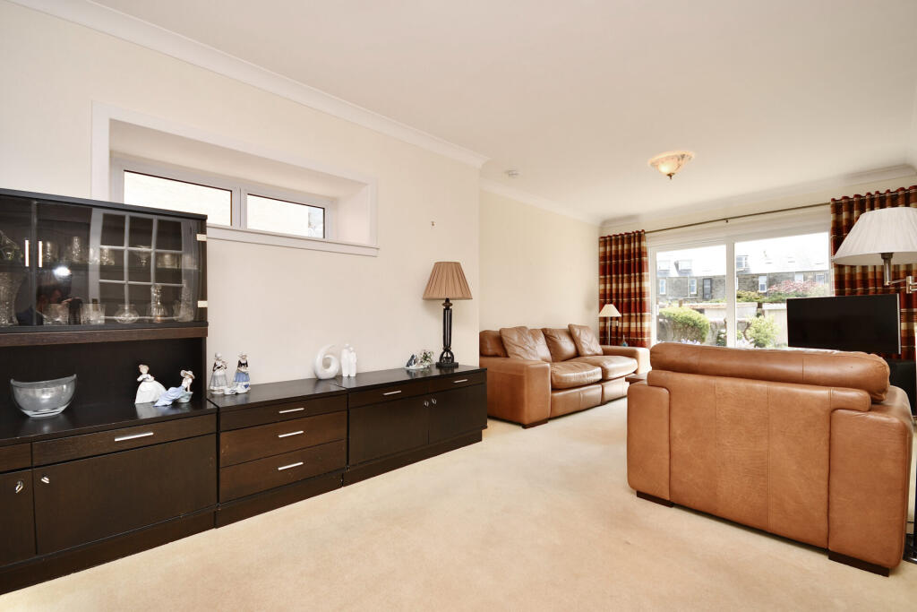 27 Welbeck Crescent, Troon, KA10 6AS photo 4
