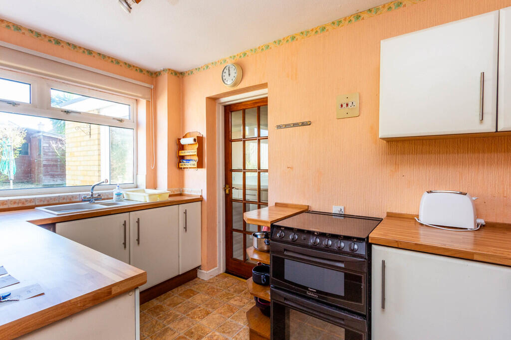 Oaks Drive, Higham Ferrers - View 4