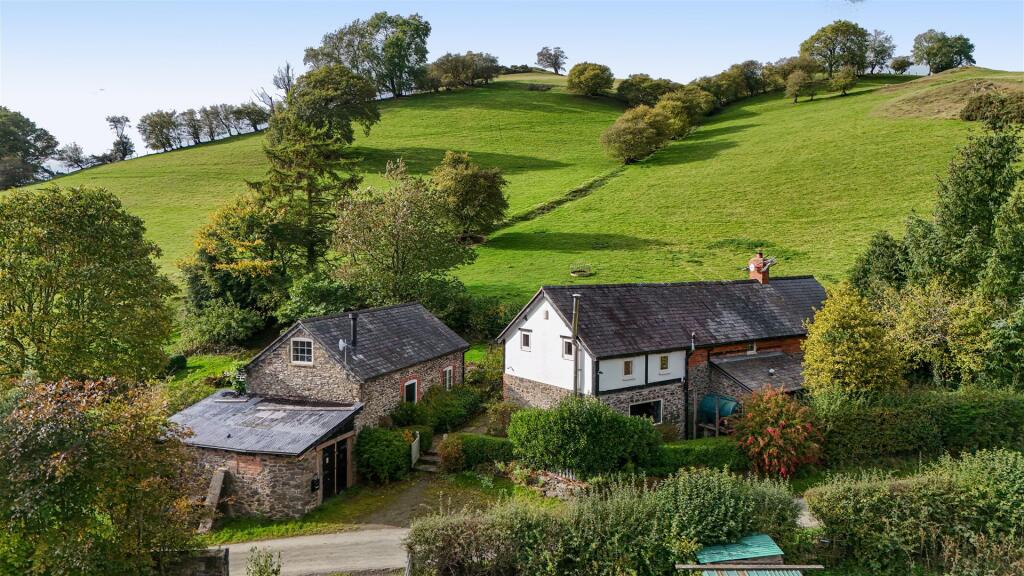 House in Llanfechain - More