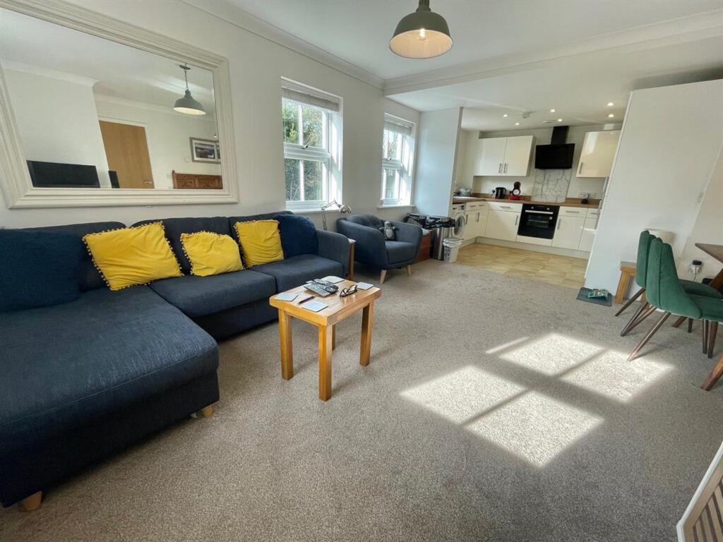 Apartment in Dorchester - View 2