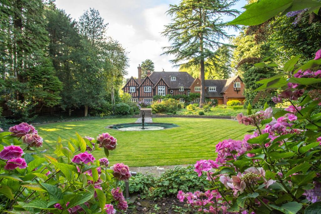 Main image of property: Ladywood Road, Four Oaks, B74