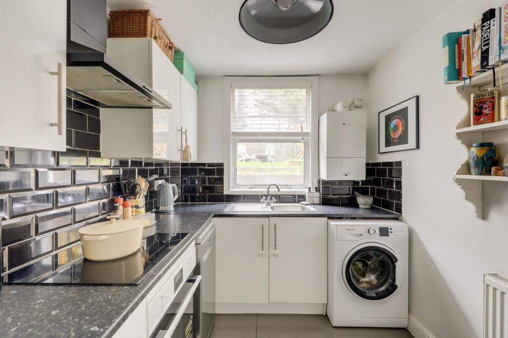 Apartment in London - View 5