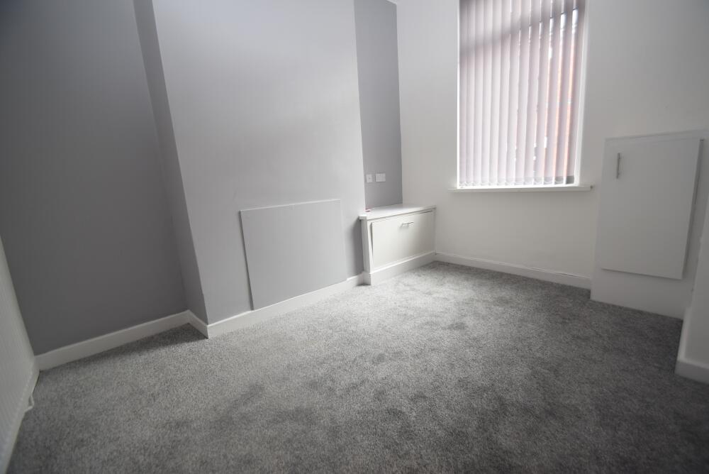 House in Stoke-on-Trent - More