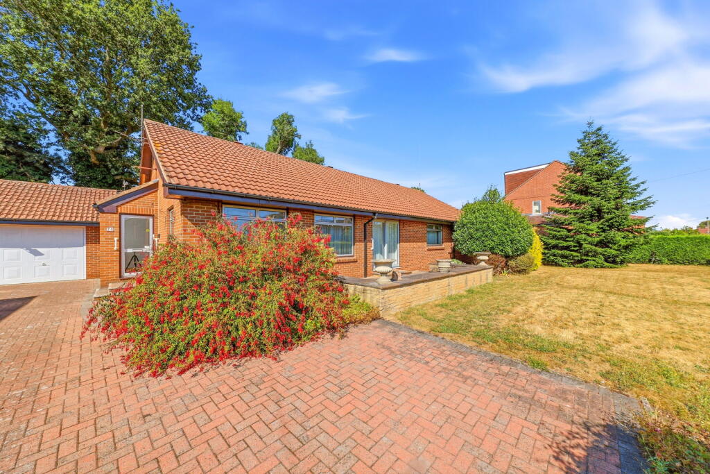 Savile Road, Methley, LS26