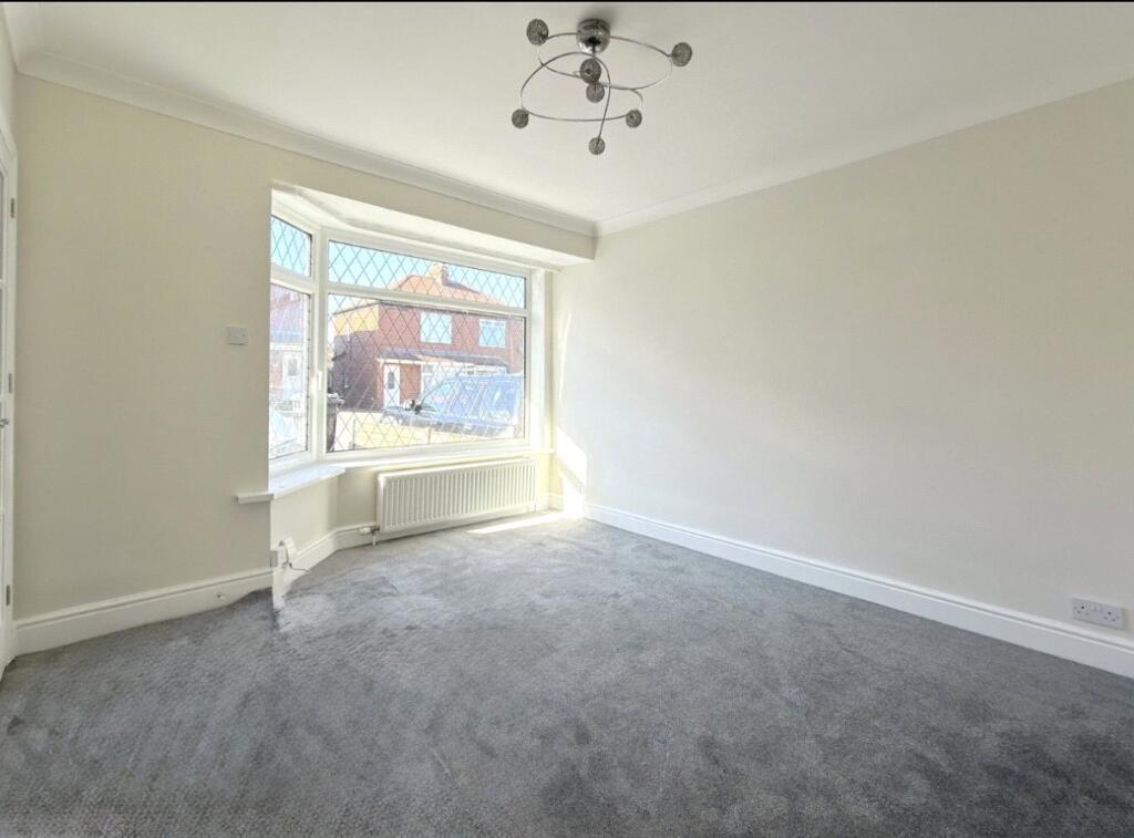 Queens Gardens, Wombwell, Barnsley, South Yorkshire, S73 photo 3