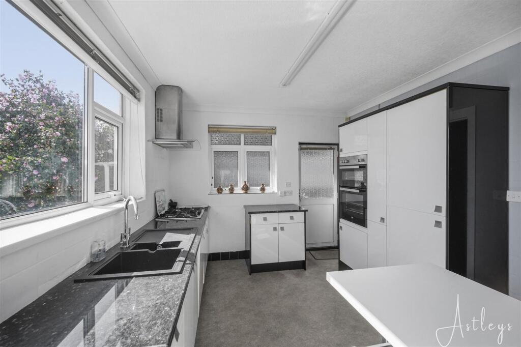 House in Swansea, Penyrheol, Sketty - More