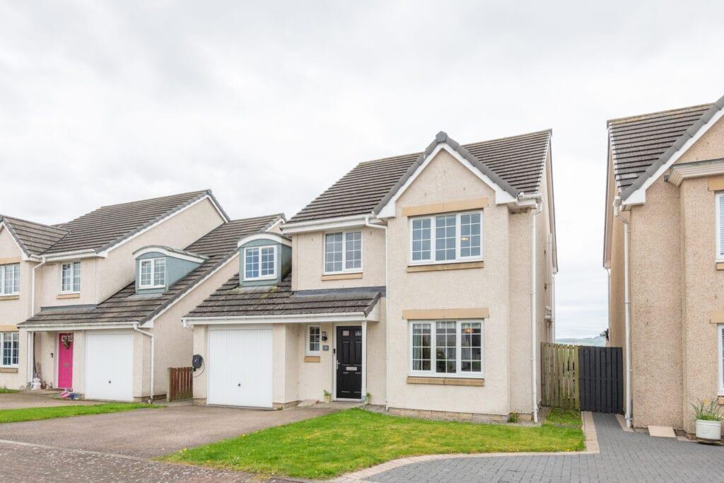 Main image of property: 32 Meadowview Place, Inchture, Perth, PH14 9TG