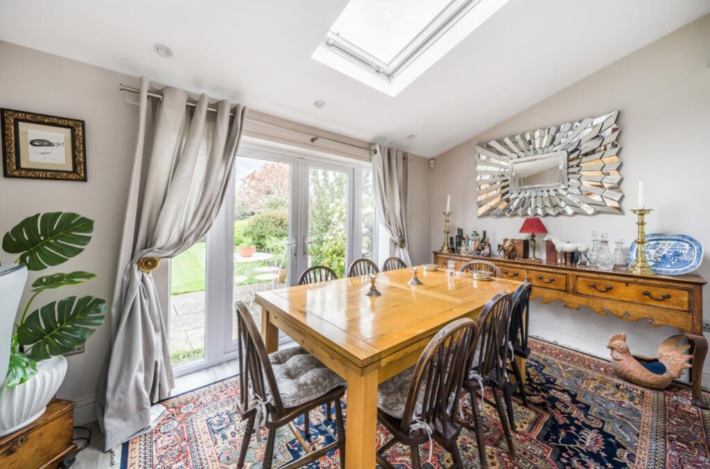 House in Cotswold, South Cerney - More