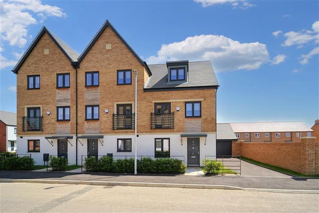 Main image of property: 4 bedroom Semi Detached House in Chapel Grove, Upton, Northampton