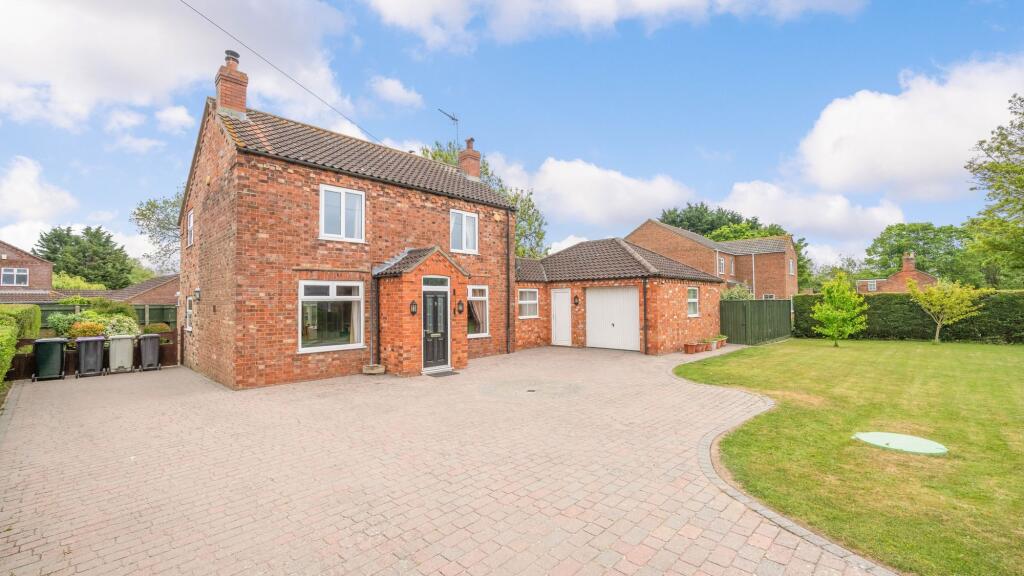 3-bed detached on Station Road, Burgh Le Marsh, PE24, £350,000